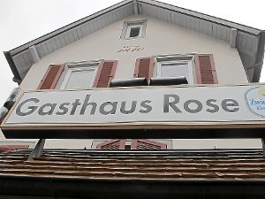 Pächterwechsel: Das Ehepaar Maurer gibt das Bisinger Traditionsgasthaus Rose ab. Foto: Rath