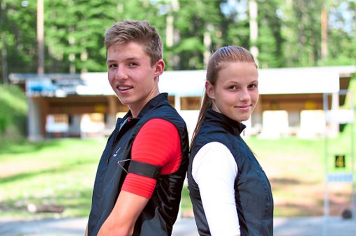 Die Zwillinge Lea und Tim Nechwatal verbringen ihre Jugend Seite an Seite mit Biathlon. Foto: Schuon