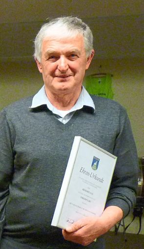 Bernhard Kuß ist  neues Ehrenmitglied. Foto: Schwarzwälder Bote