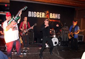 Bigger Bang stillt beim Auftritt in Feckenhausen die Sehnsucht nach den Stones. Foto: Edel Foto: Schwarzwälder-Bote