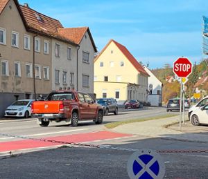 Wegen Wasserleitungsarbeiten in der Altensteiger Straße müssen sich die Autofahrer in Ebhausen 2022 auf eine halbseitige Straßensperrung einstellen. Foto: Priestersbach