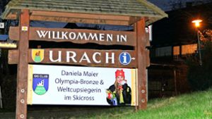Urach ist stolz auf die erfolgreiche Skicrosserin Daniela Maier – und zeigt das neuerdings auch deutlich sichtbar. Foto: Hartmut Ketterer
