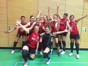 Gut Lachen haben die Volleyballerinen der TSG Balingen als Tabellenzweiter in der A-Klasse West.  Foto: Räse Foto: Schwarzwälder Bote