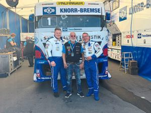 Drei Generationen Truck-Rennfahrer: Lukas (von links), Konrad und Jochen Hahn. Fotos: Stadler, Hahn Racing (2) Foto: Schwarzwälder Bote