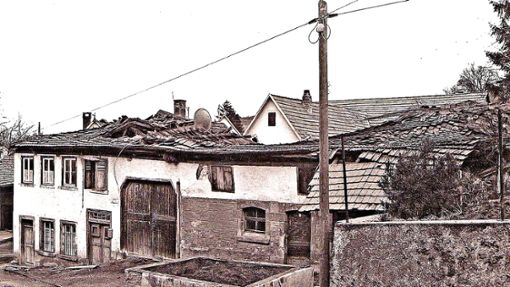 Das Rathausdach in Schlatt fiel dem Sturm in der Neujahrsnacht 1966 zum Opfer. Foto: Rolf Vogt