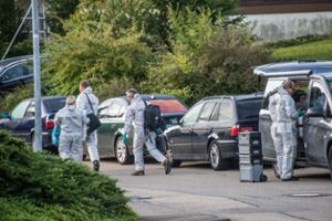 Die Spurensicherung am Tatort in Villingendorf nimmt mehrere Tage in Anspruch.  Foto: Friebe