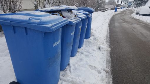 Schwierige Schneesituationen in manchen Teilen des Kreisgebiets brachten laut Alba den Müllabfuhrplan durcheinander.  Foto: Otto