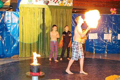 Feuerspucken ist nur ein Zirkushandwerk, das, Kinder beim Konfettii erlernen können.   Foto: Holzer-Rohrer