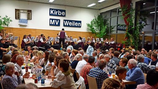 Volles Haus bei der Kirbe in Weilen: Der Musikverein erwies sich als exzellenter Gastgeber. Foto: Schweizer