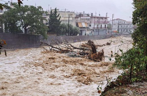 Nach der Hitze kommen die Fluten: Am 6. September 2023 hat ein schwerer Sturm die griechische Stadt  Volos und die  nahe gelegene Bergregion Pilion heimgesucht. Sturzbäche überfluteten Straßen und Häuser. Foto: Imago/Ane Edition//evina Dariotou/Eurokinissi