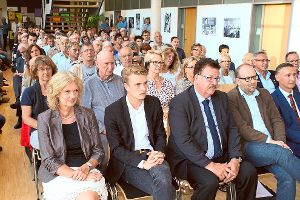 Zum Vortrag von Oettinger fanden sich 200 Besucher im Foyer des Rathauses ein.  Foto: Köncke