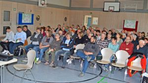 Zahlreich kamen die Grundstücksbesitzer zur Aufklärungsversammlung in die Mühlbachhalle Mariazell. Foto: Herzog