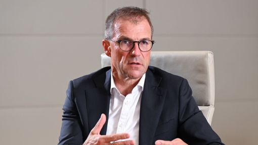 Paukenschlag bei der EnBW: Vorstandschef Schell legt nach Streit über die Strategie überraschend sein Amt nieder. Foto: dpa/Bernd Weißbrod