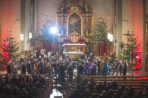 In der weihnachtlich geschmückten Kirche herrschte festliche Stimmung. Foto: privat Foto: Schwarzwälder Bote