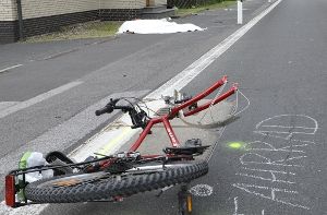 Eine Radfahrerin hat sich bei einem Sturz schwer verletzt. (Symbolfoto) Foto: dpa