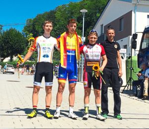 Moritz Henninger (Zweiter von rechts) freute sich über Platz drei.  Foto: Briegel Foto: Schwarzwälder Bote