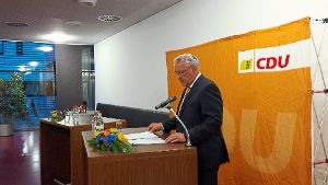 Der bayerische Innenminister Joachim Herrmann spricht in der Mensa von Ceratizit in Empfingen zum Thema Innere Sicherheit.  Foto: Begemann