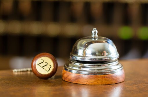 Statt im Hotel zu klingeln, rüttelte der betrunkene Tourist an einem fremden Rollladen. (Symbolfoto) Foto: Kzenon /Shutterstock
