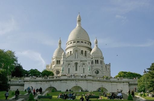 Im Sommer bevölkern hauptsächlich Touristen Paris Foto: dpa