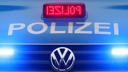 Ein Mann hat im Kreis Konstanz einen 14-Jährigen schwer verletzt. Foto: dpa/Roland Weihrauch