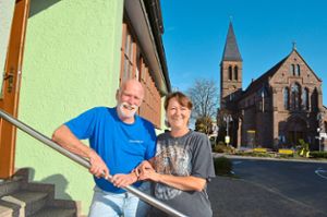 Werner und Eveline Walder – ach was,  Waldi  und  Evi  – sind die neuen Pächter des Kreuz. Foto: Dold Foto: Schwarzwälder Bote