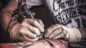 Hitler-Tattoo: Welcher Tätowierer macht's?