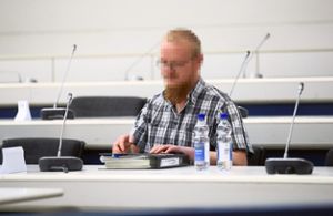 Ralph-Thomas K. aus St. Georgen, hier beim Prozess vor dem Oberlandesgericht in Stuttgart, muss ins Gefängnis.  Foto: Eich