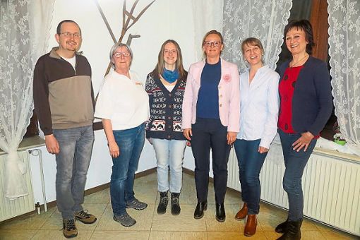 Der neue Vorstand mit der Vorsitzenden Franziska Hieber (Fünfte von rechts) stellte sich zum Gruppenfoto.  Foto: Verein Foto: Schwarzwälder Bote