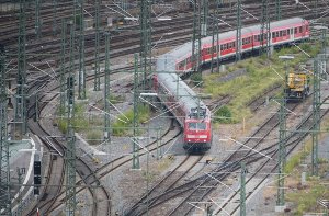 Für die heute in die Landeshauptstadt führende Gäubahn ist im Zuge von S 21 nur noch ein auf S-Bahn-Niveau reduzierter neuer Anschlusstunnel vorgesehen Foto: dpa
