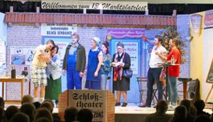 Szene  aus dem aktuellen Stück des Schlosstheaters mit dem Titel Döner, Durst und Dosenwurst. Foto: Stadler Foto: Schwarzwälder Bote