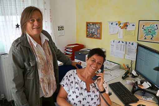Christine Seigel (links) und Dunja Groneberg vom Caritasverband Schwarzwald-Baar kümmern sich um Familien, die durch außergewöhnliche Umstände Hilfe benötigen.     Foto: Fein Foto: Schwarzwälder Bote