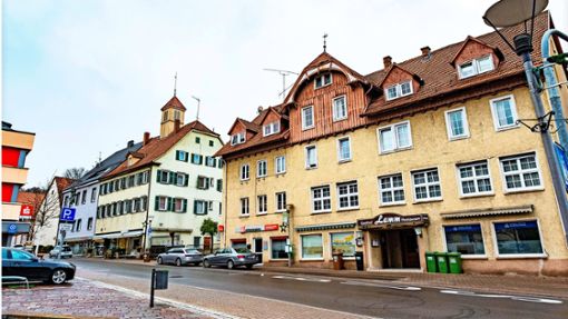 Das Gasthaus Lamm und das Alte Schulhaus (links daneben) liegen im erweiterten Sanierungsgebiet. Foto: Thomas Fritsch