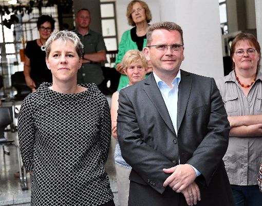 Zahlreiche Horber Politiker informierten sich im MGG über das Ergebnis: Unter anderem (im Vordergrund, von links) Silke Wüstholz (FD/FW), Marianne Hötzel (CDU), der neue Bürgermeister Ralph Zimmermann und Ilse Braitmaier (OGL). Foto: Hopp Foto: Schwarzwälder-Bote