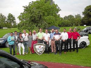 Strahlende Gesichter: die Sieger des Audi-Quattro-Cups beim Golfclub Hechingen-Hohenzollern. Foto: Privat Foto: Schwarzwälder-Bote