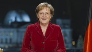 Merkel stimmt Bürger auf schwierige Zeiten ein