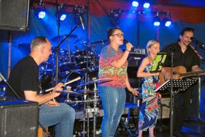 Die Band Southside Street Band spielte beim Steppachfest zur Freude der vielen Besucher.  Foto: Schimkat