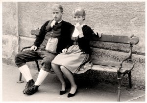 Alte Zeiten: Manfred und Sigrid Stingel im Jahr 1965. Das Foto ist in der Festschrift abgedruckt, die zum  50. Geburtstag  der Volkstanzgruppe Frommern erschienen ist.   Foto: Verein Foto: Schwarzwälder-Bote