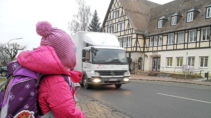 Eltern  alarmiert – Kinder  werden aus  Transporter heraus angesprochen