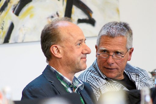 Edwin Benner (links) und Markus Neumann vernahmen gerne die lobenden Worte der Stadträte. Foto: Bernklau Foto: Schwarzwälder-Bote