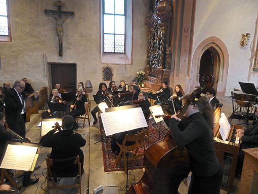 Das Kammerorchester Musica viva hat am dritten Advent in der Hausacher Dorfkirche konzertiert. Foto: Dorn Foto: Schwarzwälder Bote