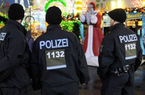 Auf vielen Weihnachtsmärkten in der Region wird die Polizei vermehrt Präsenz zeigen.  Foto: dpa