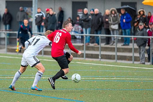 Eine schmerzhafte 0:3-Niederlage setzte es für Richard Titer und die TSG Balingen gegen Essingen. Foto: Stoll Foto: Schwarzwälder-Bote