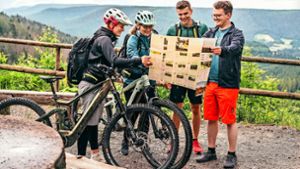 Wanderer und Mountainbiker starten in die Saison