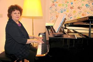 Ein gern gesehener Gast in der Asklepios-Klinik ist Pianistin  Gabriele König. Foto: Kommert Foto: Schwarzwälder Bote