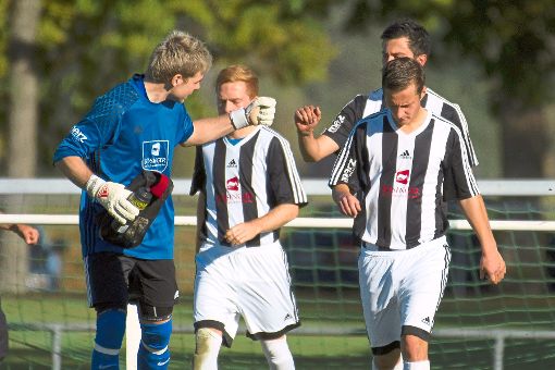 Trotz der Niederlage in Böblingen machen sich Keeper Sascha Vögele und seine Mitspieler Mut, um die kommenden Aufgaben wieder erfolgreicher  gestalten zu  können.   Foto: Müller