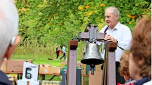 Mehr als 20 Mal konnte Wolfram Müller im Jahr 2023 die Glocke zu einer Andacht im Kurpark läuten. Foto: Gegenheimer