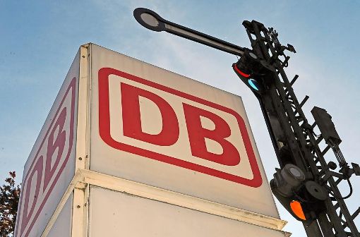Das Logo der Deutschen Bahn bei Triberg. Foto: Seeger