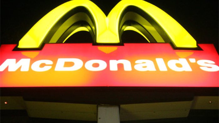 12. Januar: Bewaffnete überfallen McDonald's