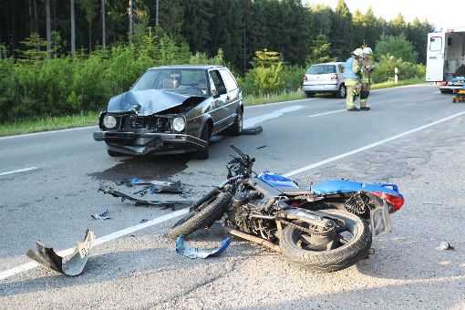 Ein Motorradfahrer ist bei einem Unfall nahe Tannheim schwer verletzt worden. Foto: Marc Eich