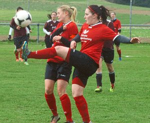 Die Eutinger Fußballfrauen legten in der ersten Halbzeit den Grundstein zum 2:0-Erfolg gegegen den SV Gomadingen. Foto: Schwarzwälder-Bote